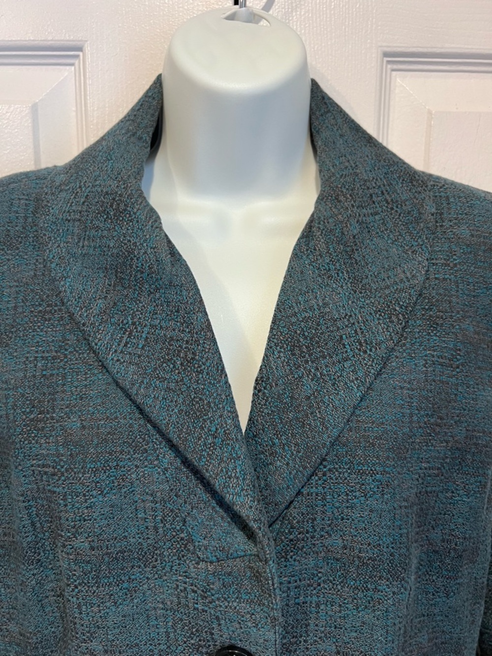 Ann Taylor Blueish Green Hints of Purple 2 Button Closure Lined Blazer Size 14P - Picture 2 of 10